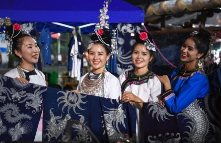 不只是快樂：“村超”給中國(guó)西南小城帶來了什么？