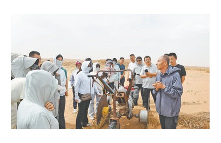 扎根一線34年，科學(xué)治沙百萬畝——記全國防沙治沙先進(jìn)個(gè)人、寧夏中衛(wèi)國有林場(chǎng)治沙專家唐希明