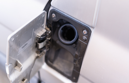 辟謠|“燃油寶”讓一箱油頂一箱半用？專家：偷換概念