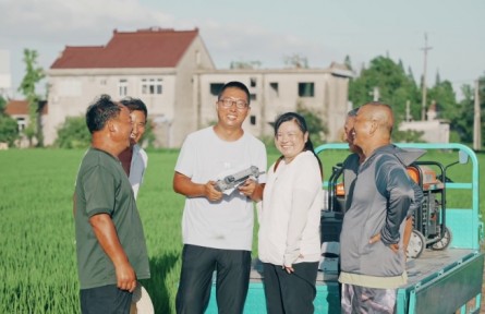 “新農(nóng)人”張偉的“開心農(nóng)場”